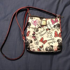 Minnie Mouse Dooney and Bourke Crossbody❤️🖤🐭🎀👛